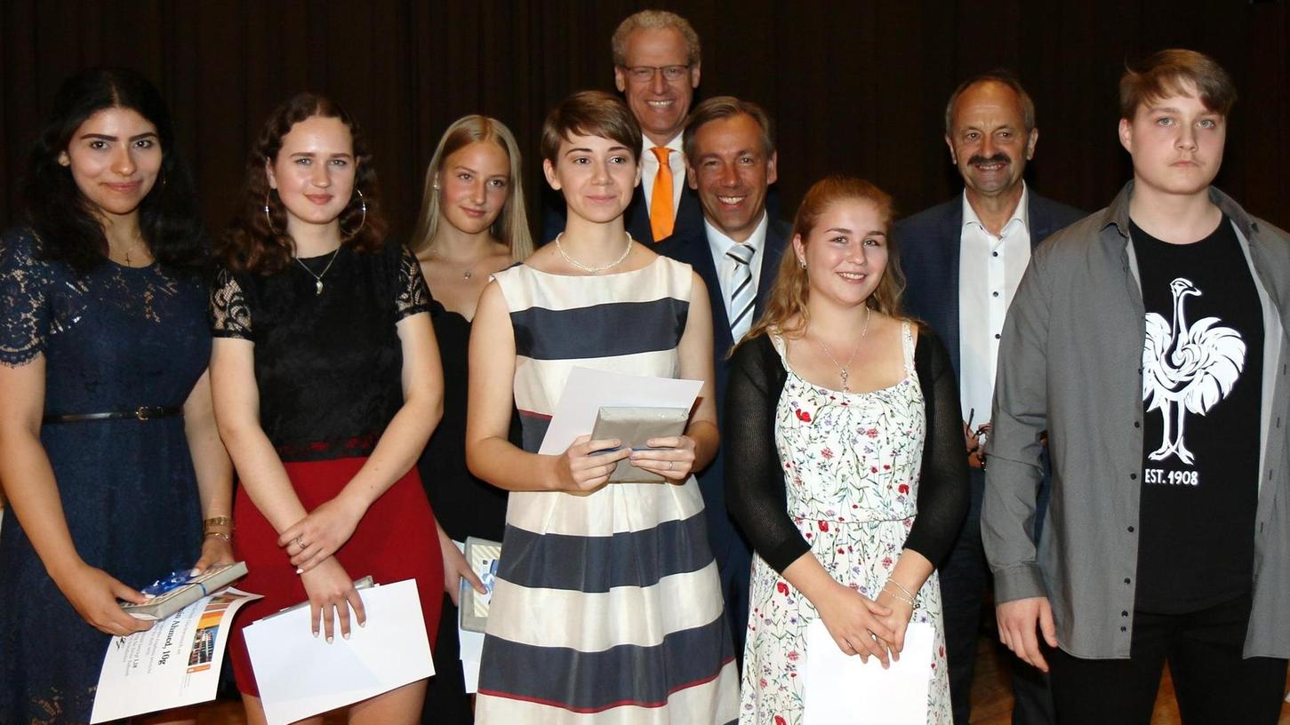 Herzogenauracher Realschule feierte ihre Absolventen  