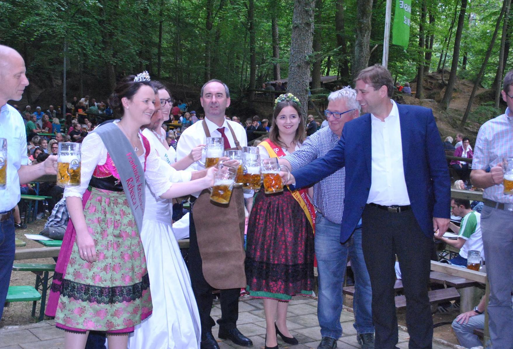 Pretzfeld Kirschenfest mit viel Prominenz gefeiert Nordbayern
