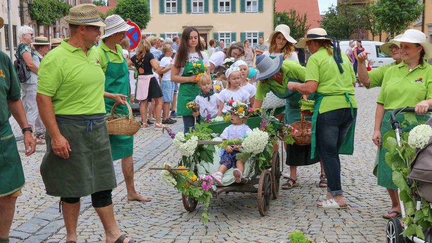 Trachten, Rösser und Blumenpracht: Der Heimatfestzug in Heideck