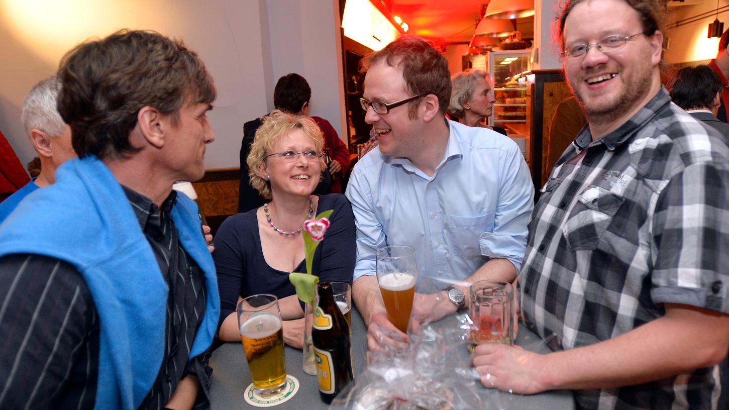 Ein Bild aus längst vergangenen Tagen: Im Café Cycles feierten SPD und Grüne im Jahr 2014 gemeinsam die Ablösung von OB Balleis. Auch dabei war Harald Bußmann (rechts).