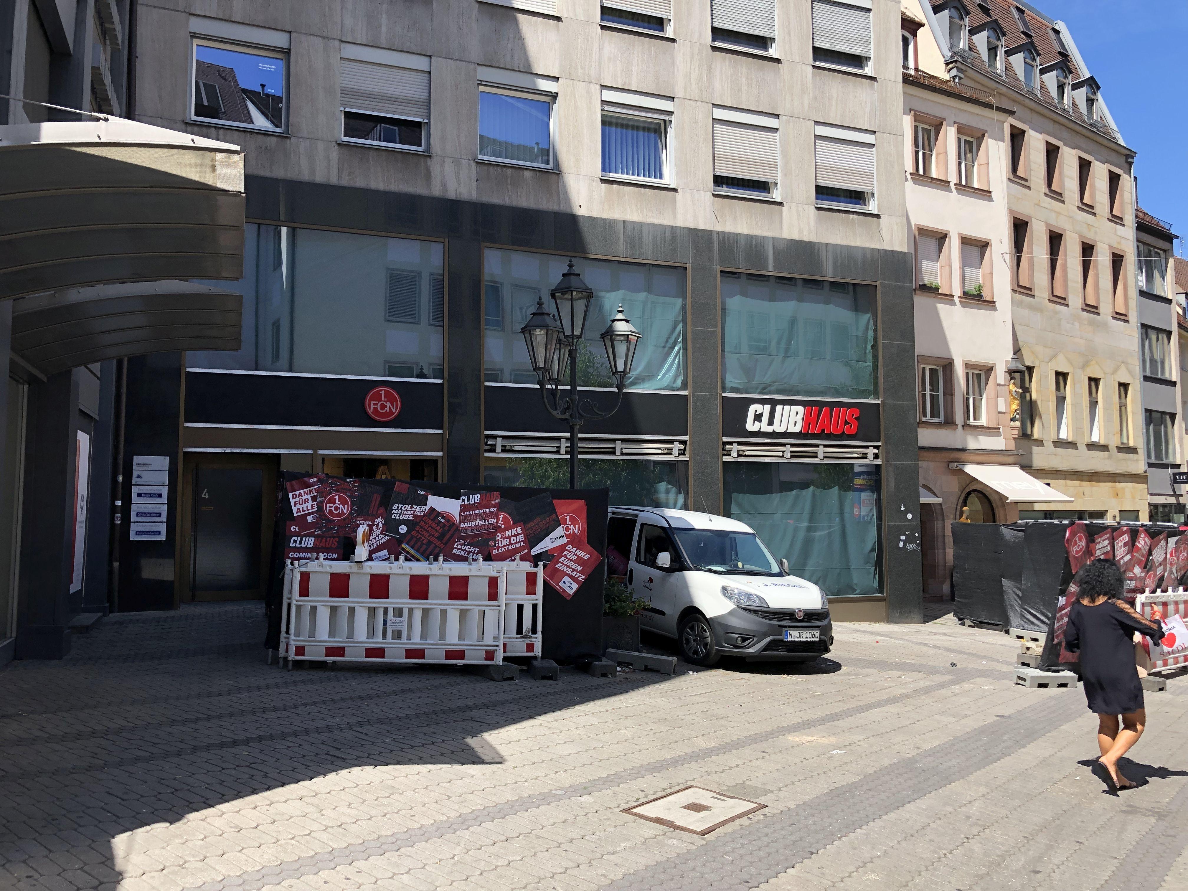 Nürnberg: Trikot Vorstellung auf Baustelle: Club weiht Nürnberg: Trikot Vorstellung auf Baustelle: Club weiht