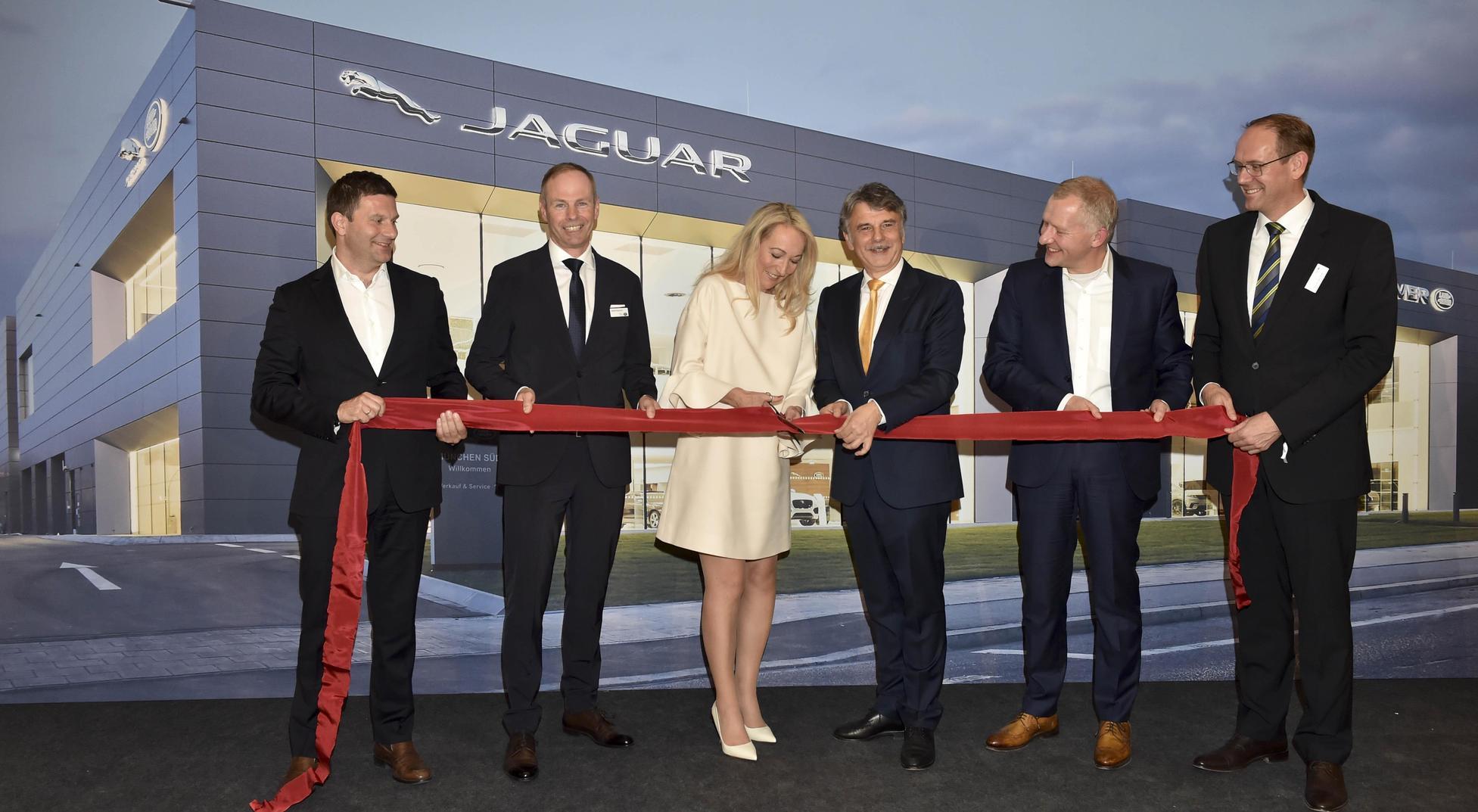 Bierschneider größtes JaguarLandroverAutohaus der Welt