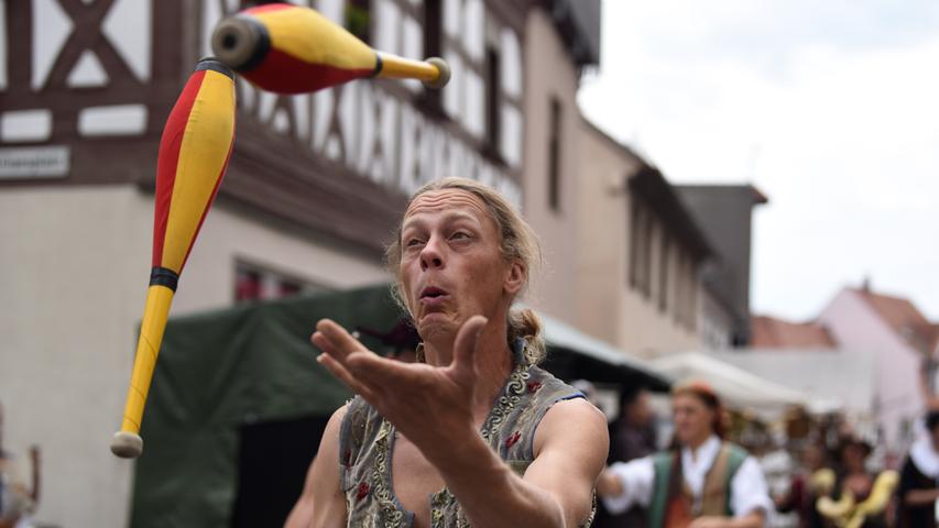 Gaukler, Ritter und Gewänder: Das Mittelalterfest in Herzogenaurach