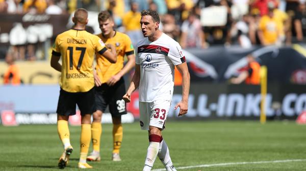 ... Zeit für den Gute-Laune-Club! Während die Dynamos enttäuscht abklatschen, ruft es Georg Margreitter mit aller Vehemenz: YES, der FCN hat sein Auftaktspiel gewonnen!