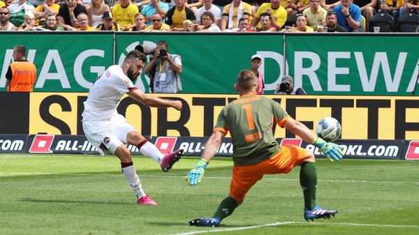 Kam trotz einer offensiveren Ausrichtung bei allem Eifer kaum zum Abschluss. Vergab eine reizvolle Kopfballchance, ließ in den direkten Duellen das nötige Durchsetzungsvermögen vermissen. Note: 4