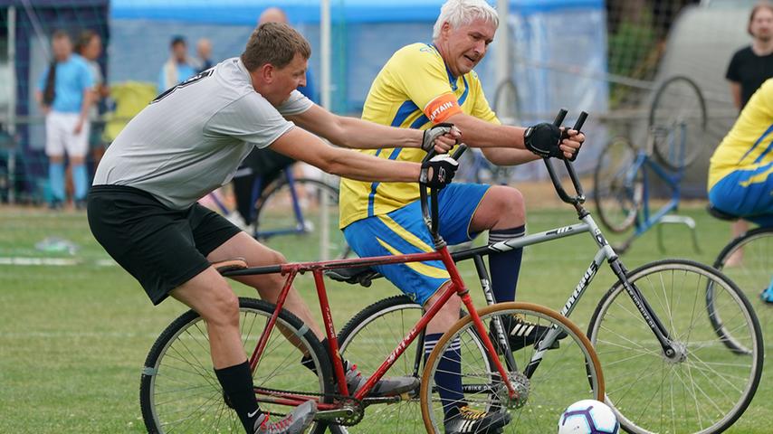 Zweirad-Zidanes und Pedal-Pelés: Bernlohe feiert das Radball-Spektakel!