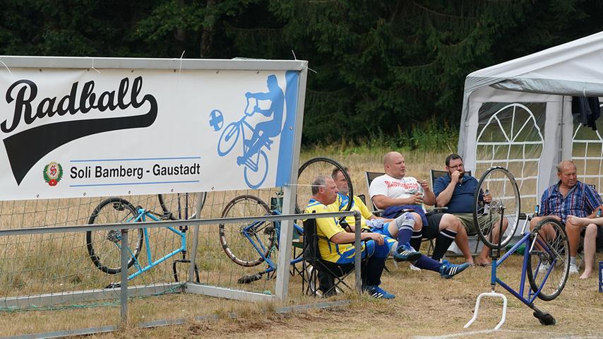Zweirad-Zidanes und Pedal-Pelés: Bernlohe feiert das Radball-Spektakel!
