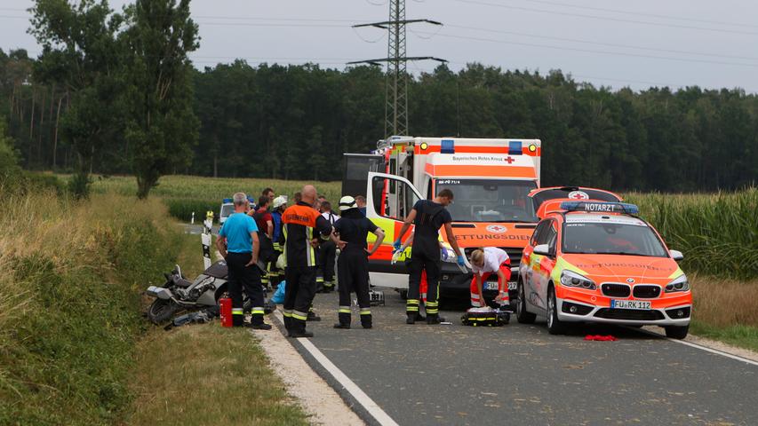Lebensgefahr: Biker stürzt bei Cadolzburg in Kurve