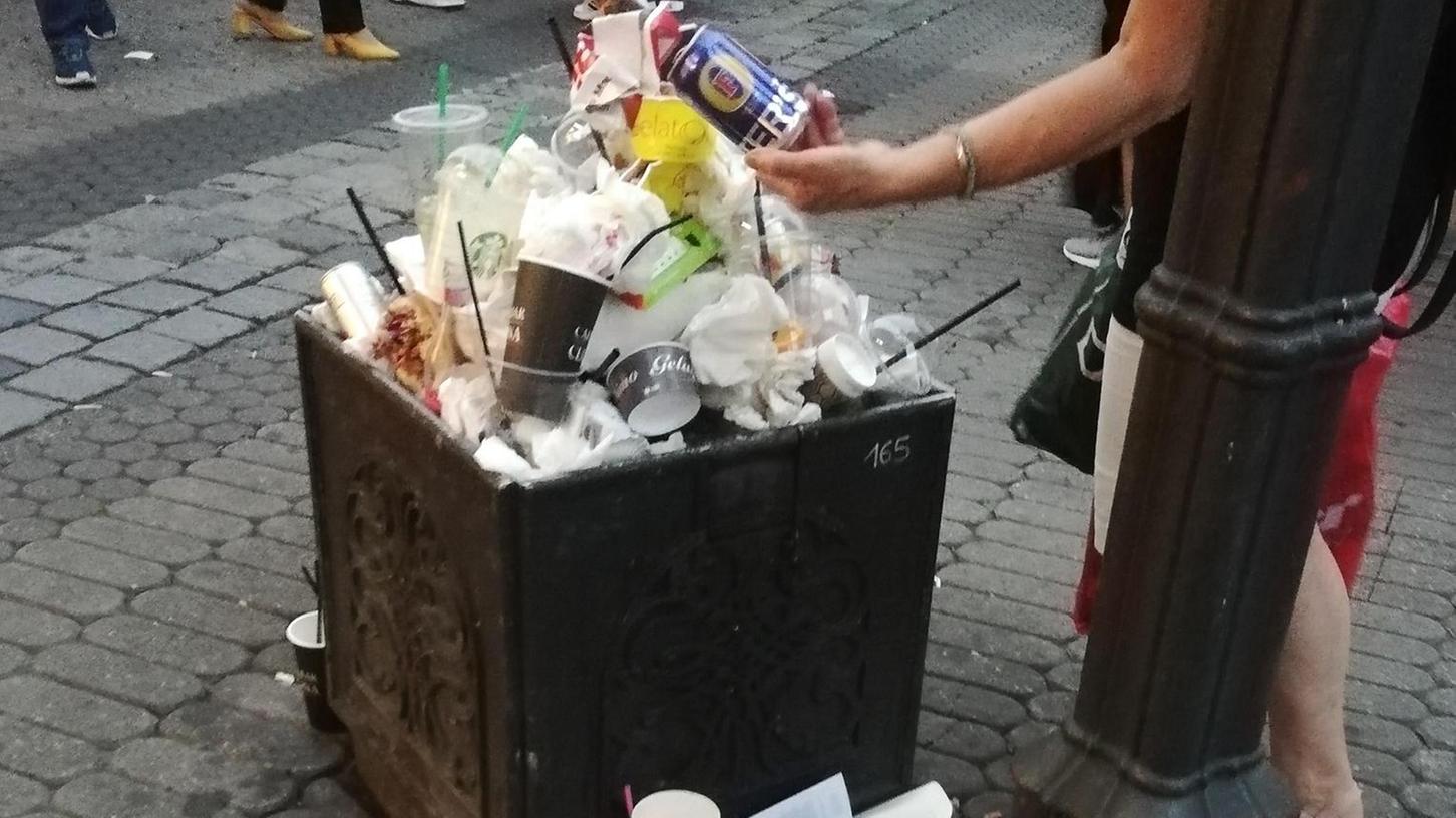 Ärger um überfüllte Mülleimer beim Bardentreffen
