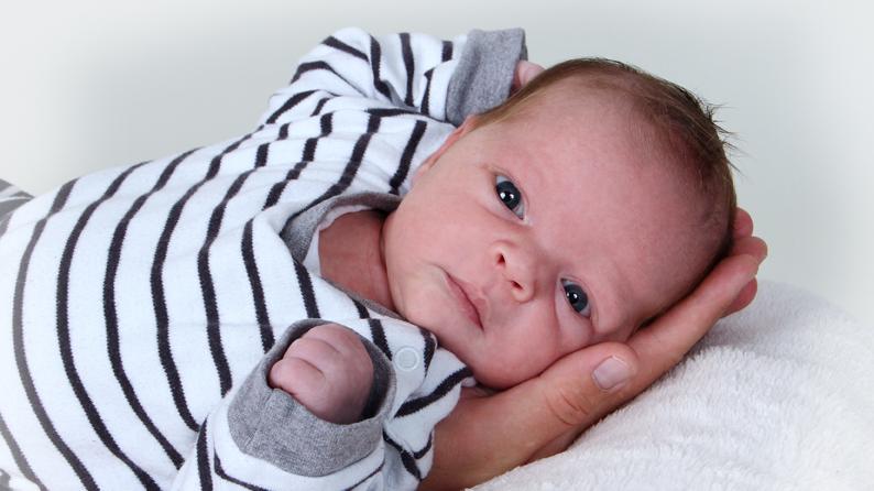 Baby Emil erblickte am 12. Juli im St. Theresien-Krankenhaus das Licht der Welt. Bei der Geburt war er 51 Zentimeter groß und wog 3350 Gramm.