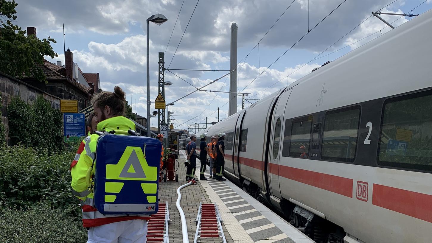 Rauchentwicklung im ICE: Zug in Erlangen evakuiert