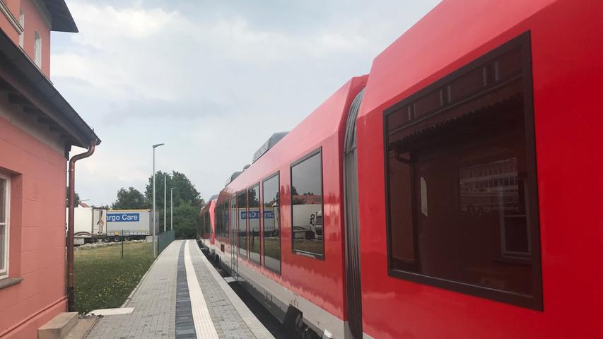 Micha ist übrigens mit dem Landesgartenschau-Express des VGN aus Nürnberg nach Wassertertrüdingen angereist.