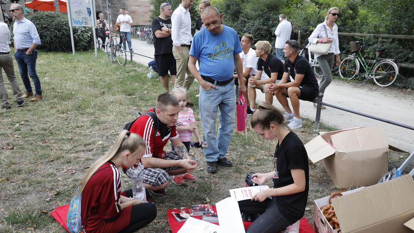 Sauber, Club! Ein aufgeräumter FCN picknickt mit seinen Fans 