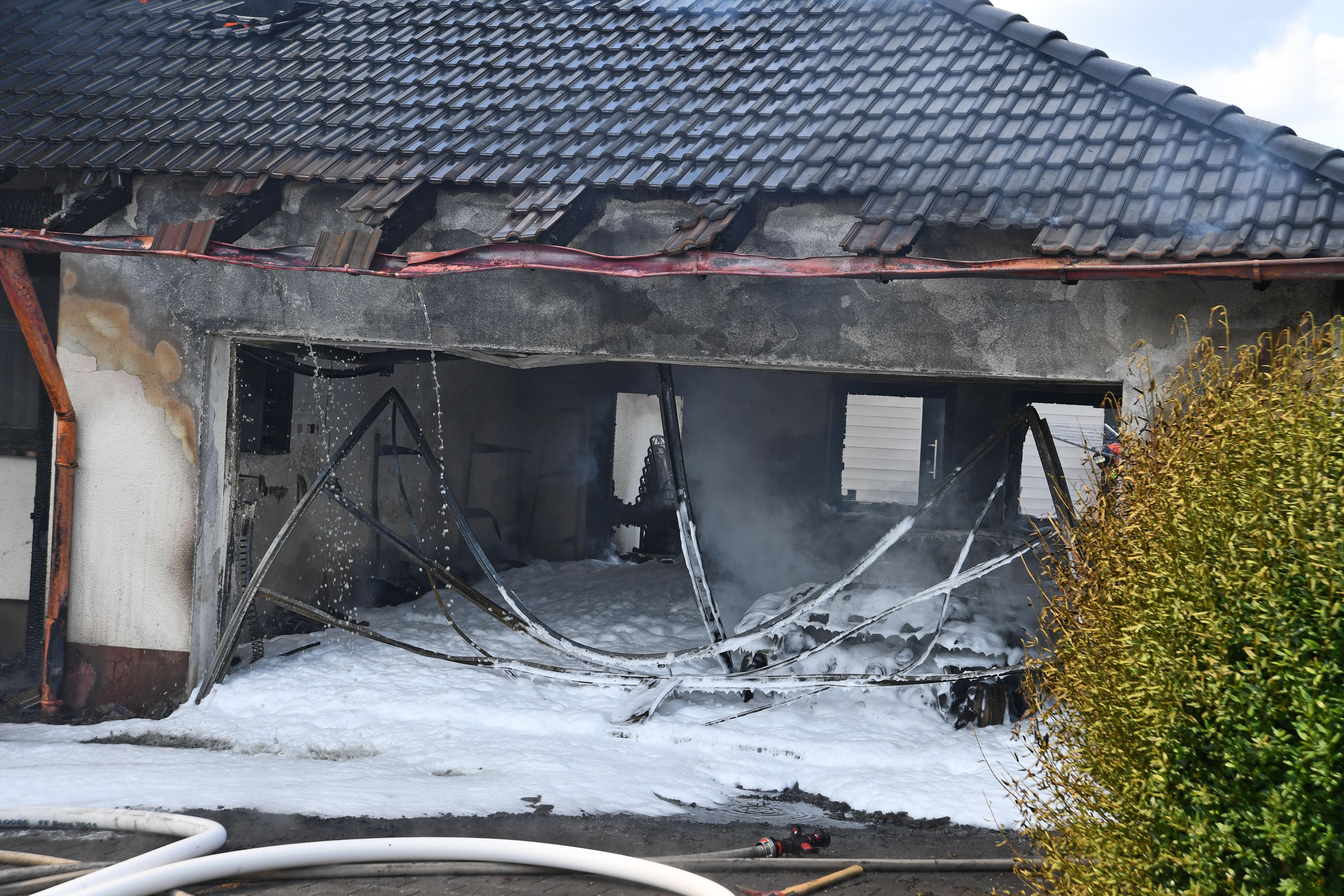 Kurzschluss im Garagentor-Motor löste Hausbrand aus - Berg - nordbayern.de