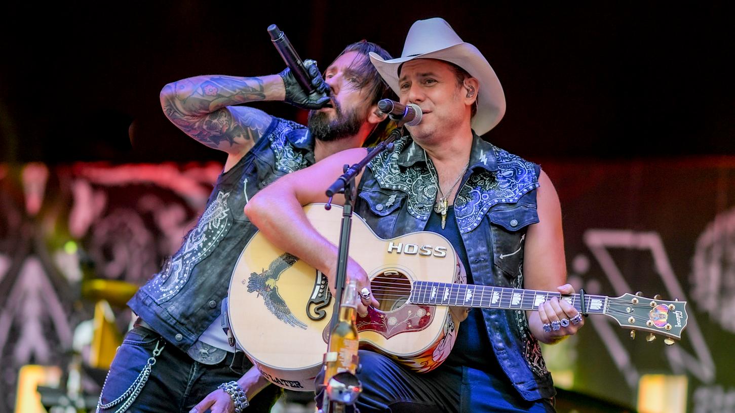 The BossHoss - hier 2019 beim Wacken Open-Air - sind einer der diesjährigen Headliner bei den Abenberger Burgkonzerten.