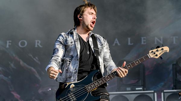 Weltweit hat die Metal-Band aus dem walisischen Bridgend mehr als drei Millionen Tonträger verkauft. Auch mehr als drei Millionen Menschen hören monatlich ihre Songs auf Spotify. Der Platz vor der RiP-Bühne dürfte knapp werden.