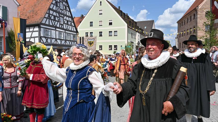 Mittelalter-Festspiel in Hilpoltstein: Pompöser Einzug der Pfalzgräfin