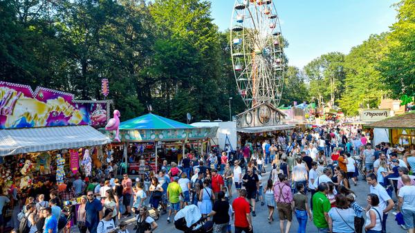 Noch steht der Termin für die diesjährige (im letzten Jahr abgesagte) 180. Jubiläumsausgabe auf der Internetseite der Stadt: Zwischen 23. Juli und 2. August soll heuer im Kellerwald gefeiert werden. Allerdings unter der Überschrift: "Aufgrund von Covid-19 ist leider eine kurzfristige Absage der Veranstaltung nicht auszuschließen." Im Mai wollen sich die Betreiber diesbezüglich erneut melden. Das Kneipenfetzt-Festival des Jungen Theaters Forchheim hingegen wurde bereits abgesagt.