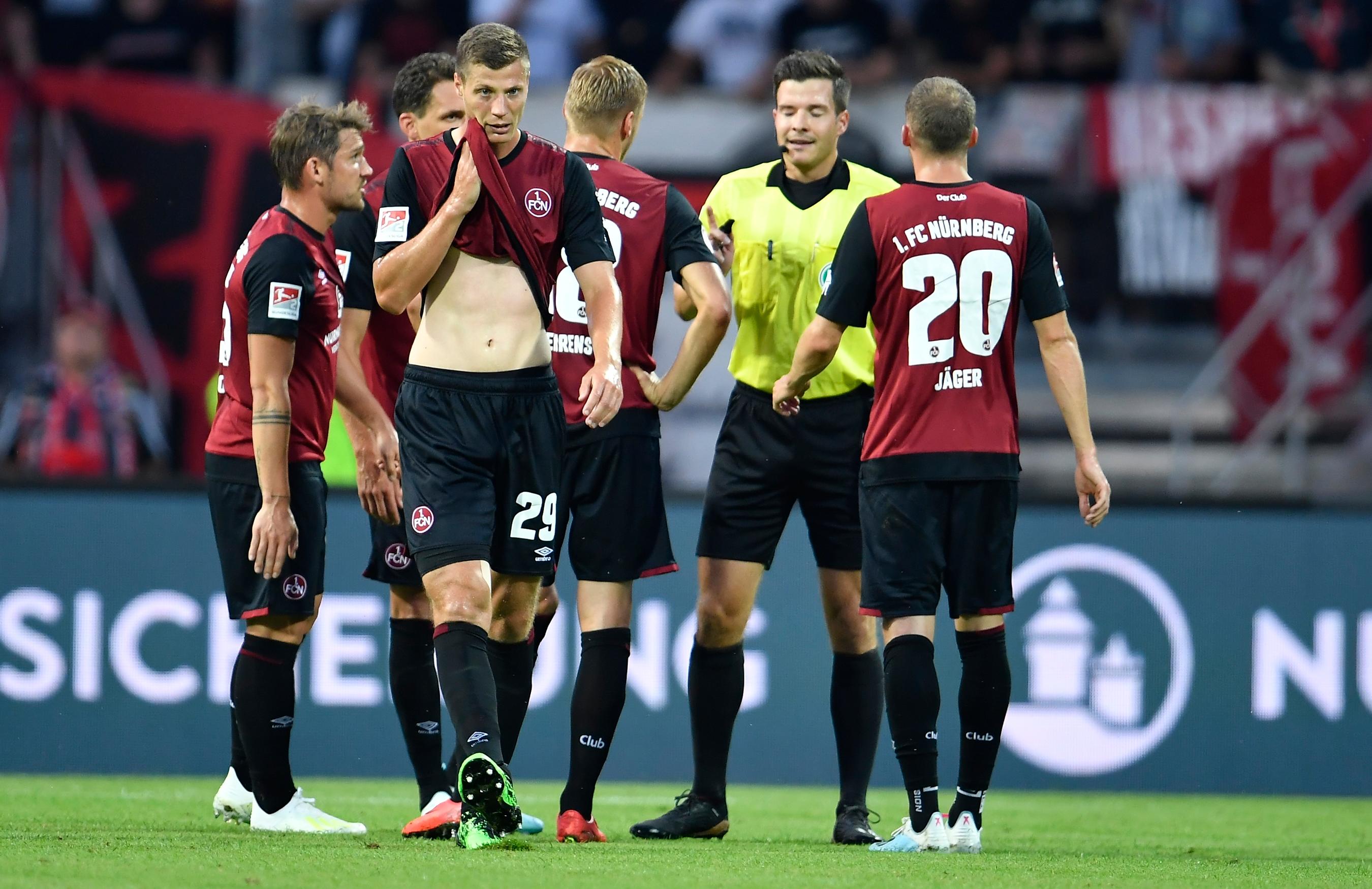 Nach Dem HSV-Debakel Hagelt Es Fünfen: Die Club-Noten Der User