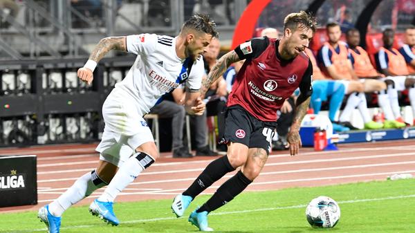 Elegante Finten, schnelle Dribblings und einen feinen linken Fuß: Das sagte man Iuri Medeiros nach, als er von Sporting Lissabon an den Valznerweiher wechselte. Doch der Portugiese konnte die hohe Ablösesumme, die der Club für ihn zahlte (etwa zwei Millionen Euro), nie bestätigen. Von 34 Zweitligaspielen absolvierte Medeiros in seiner Debütsaison gerade einmal neun; zudem war er häufig verletzt. Im Sommer 2020 wurde Medeiros an den portugiesischen Erstligisten Sporting Braga verliehen - dort spielt er immer noch.