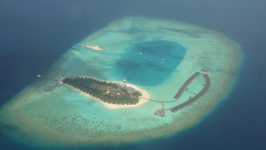 27 Atolle, 1190 Koralleninseln und knapp 90 000 Quadratkilometer Fläche: Die Malediven im Indischen Ozean machen schon aus der Luft (zum Beispiel mit dem Wasserflugzeug ab der Hauptstadt Malé) einiges her.