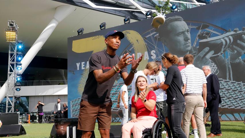 Mit Pharrell, Lahm und Riesenrad: Adidas feiert Jubiläum