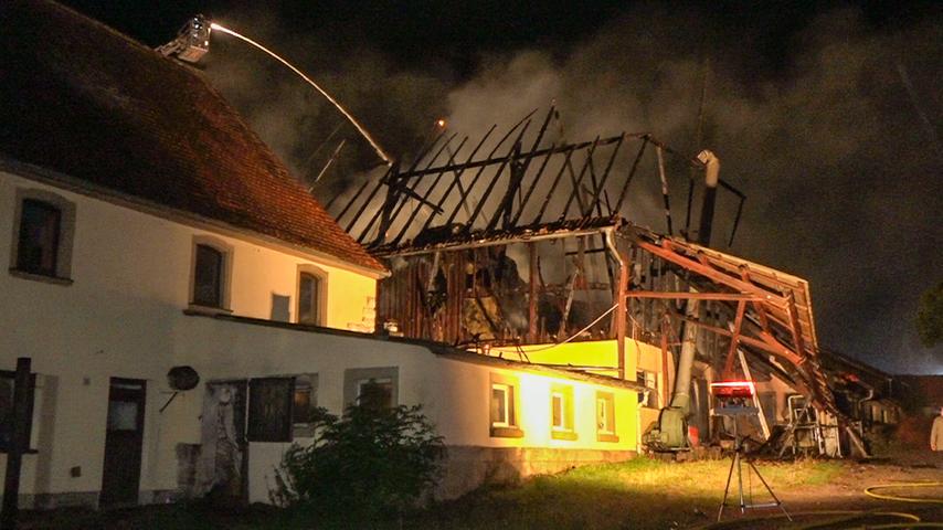 Kreis Ansbach: Rinder sterben bei Bauernhofsbrand - Hoher Sachschaden