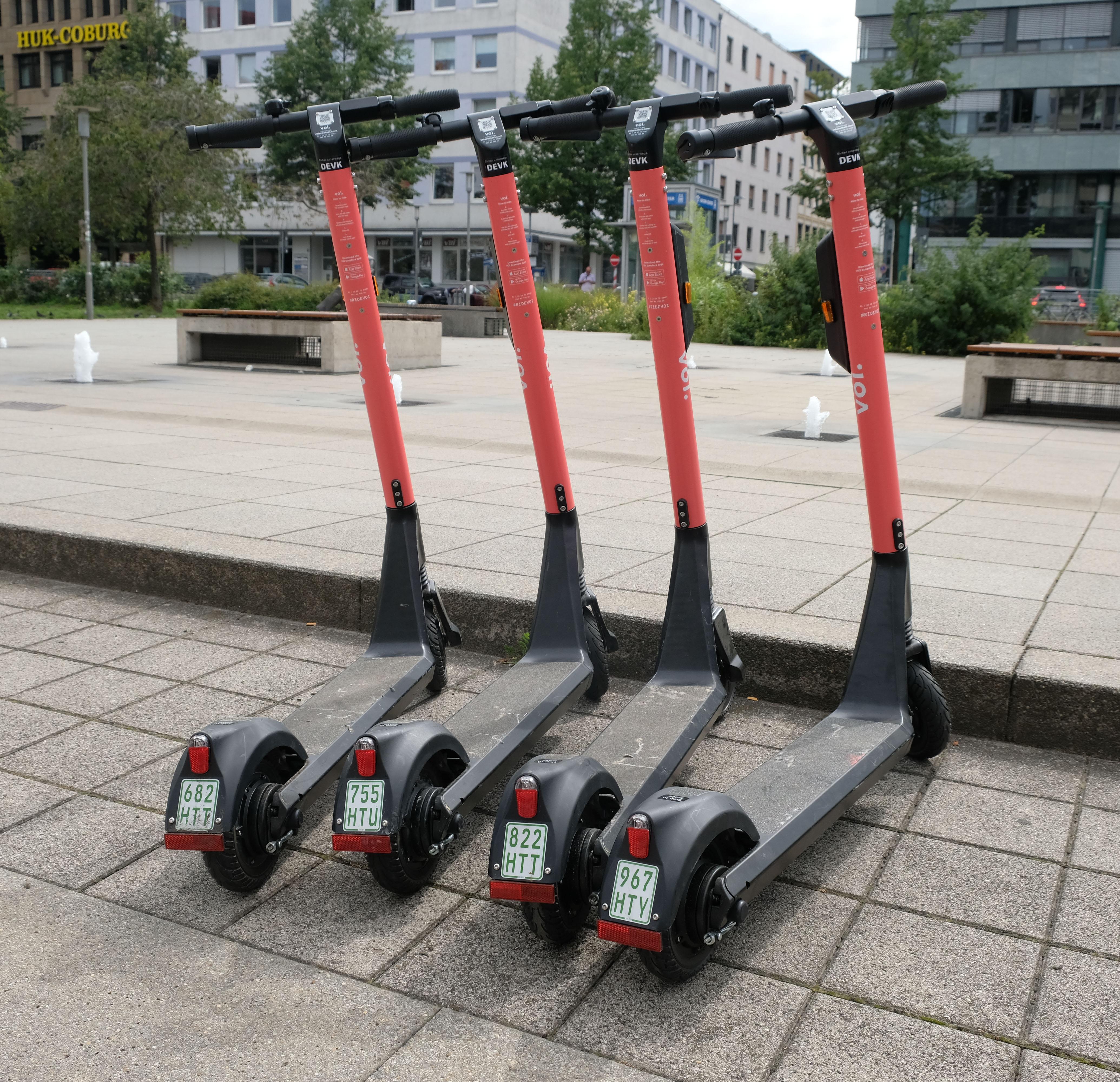E-Scooter sieht man im Moment an vielen Orten in Nürnberg.