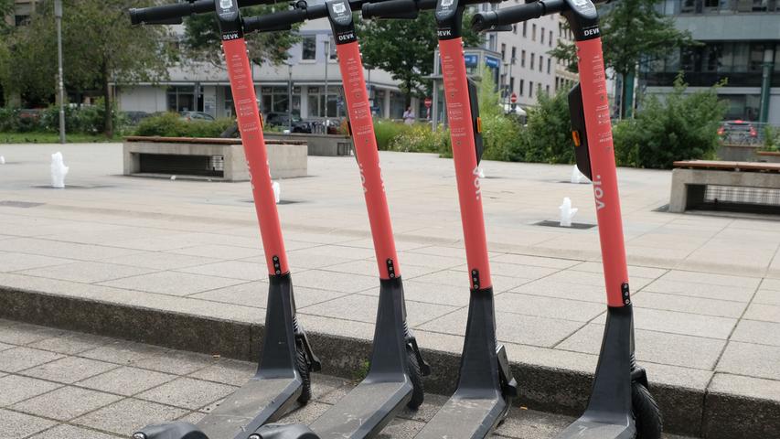 E-Scooter sieht man im Moment an vielen Orten in Nürnberg.