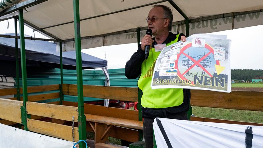 Auch im benachbarten Büchenbach hat sich inzwischen eine Bürgerinitative gegründet. Wolfgang Schmid, der Sprecher von "Nein zur P53-Südtrasse" schwor die Zuhörer auf einen langen Kampf gegen die Juraleitung ein.