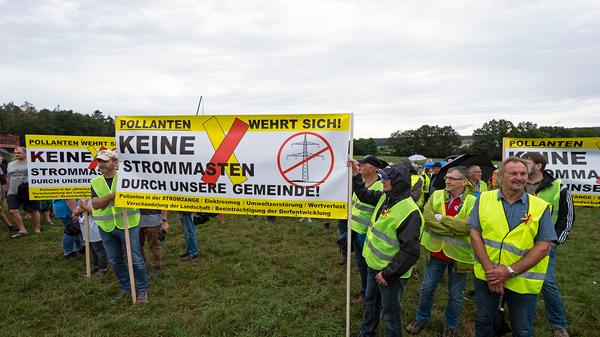 Auch aus anderen Landkreisen waren Stromtrassen-Gegner nach Gustenfelden gekommen. Zum Beispiel aus dem Landkreis Neumarkt, wo sich ebenfalls schon mehrere Bürgerinitiativen formiert haben.