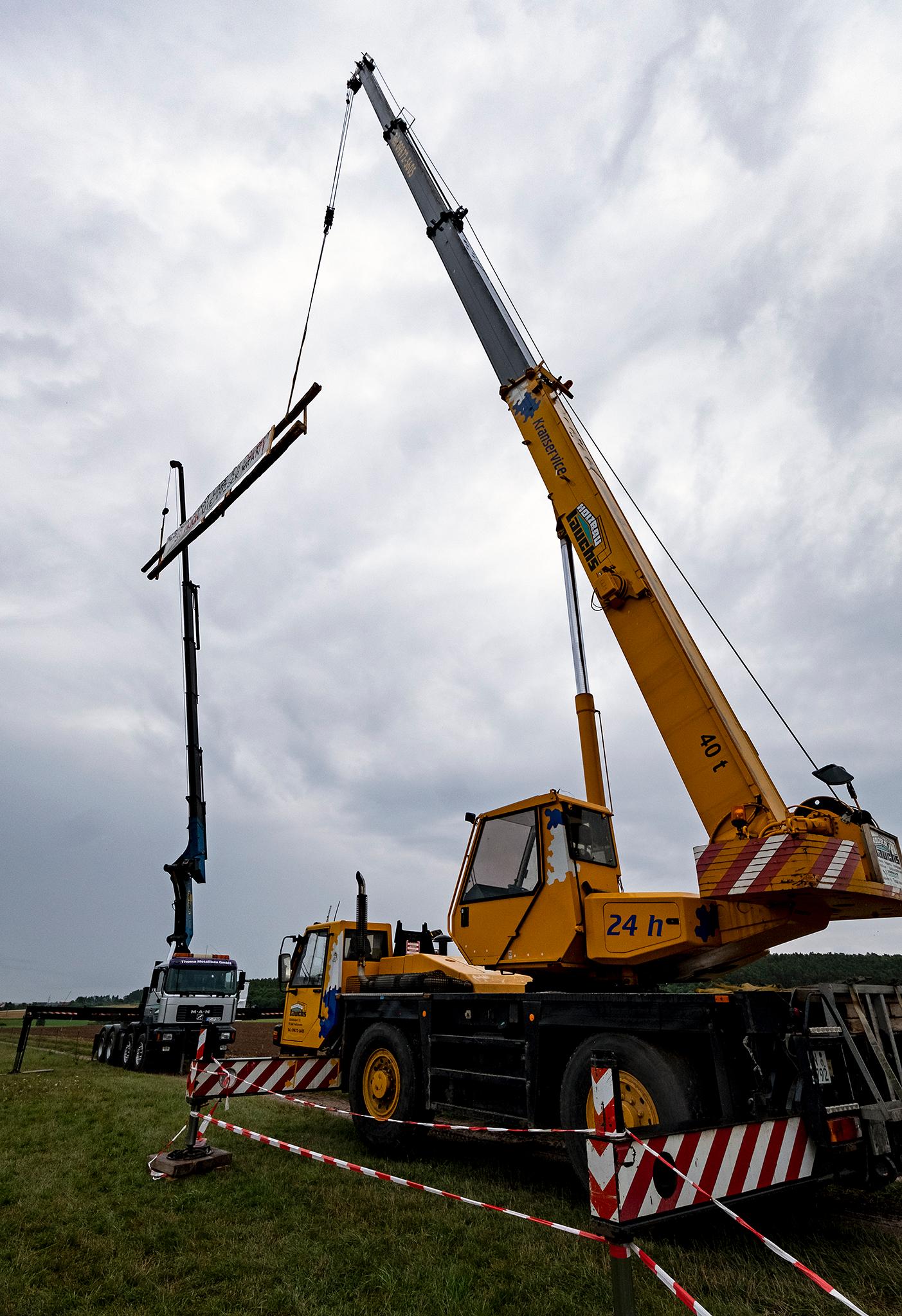 ...Das Transparent hing nämlich in einer Höhe von etwa 20 Metern.