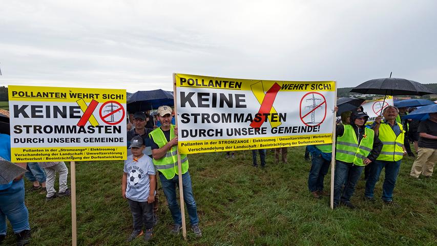 Auch aus anderen Landkreisen waren Stromtrassen-Gegner nach Gustenfelden gekommen. Zum Beispiel aus dem Landkreis Neumarkt, wo sich ebenfalls schon mehrere Bürgerinitiativen formiert haben.