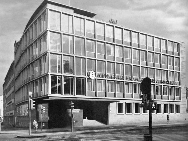 Gläserne Versicherung: Seit 1953 prägt das gewaltige Bürohaus der Münchener und Aachener die Ecke Königstorgraben/Marienstraße.