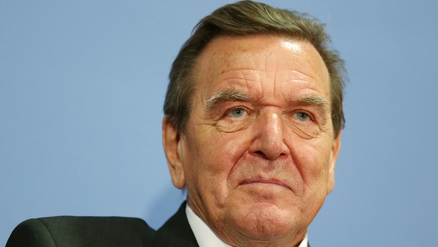 Der ehemalige Bundeskanzler Gerhard Schröder soll geborener Linkshänder sein, dann aber umerzogen worden sein.