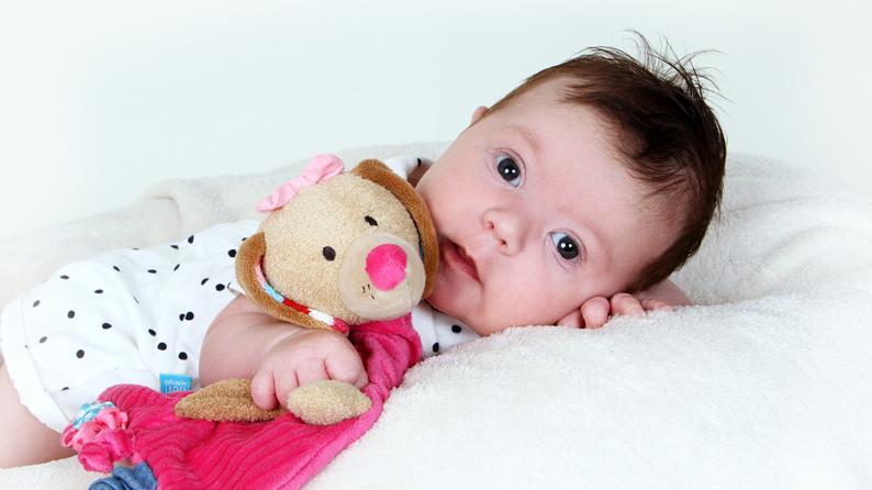 Willkommen kleine Adriana! Das Mädchen wurde am 25. Juni im St. Theresien-Krankenhaus geboren. Adriana wog bei der Geburt 3910 Gramm und war 52 Zentimeter groß.