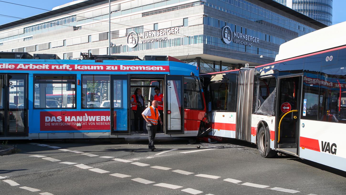 Dass sich gleich zwei VAG-Fahrzeuge in die Quere kommen, wie hier Ende Juli auf der Kreuzung Ostendstraße/Ostring, kommt zum Glück eher selten vor.