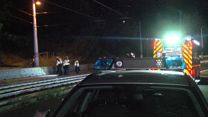 Auto landet auf dem Dach: Fahrer in Würzburg tödlich verunglückt