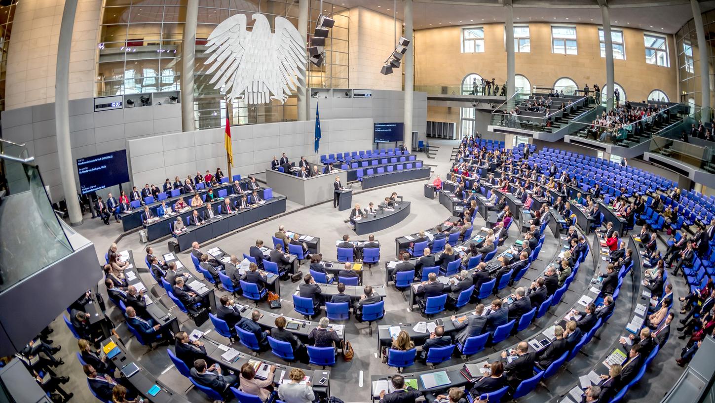 In der laufenden Legislaturperiode haben Abgeordnete bisher mindestens 16,5 Millionen Euro zusätzlich verdient.