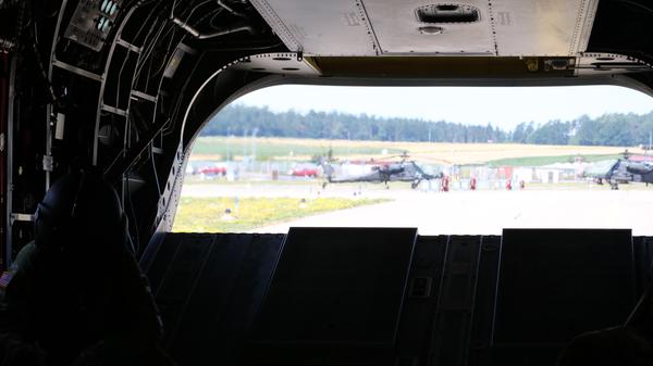 Blick aus der Heck-Luke des Chinook