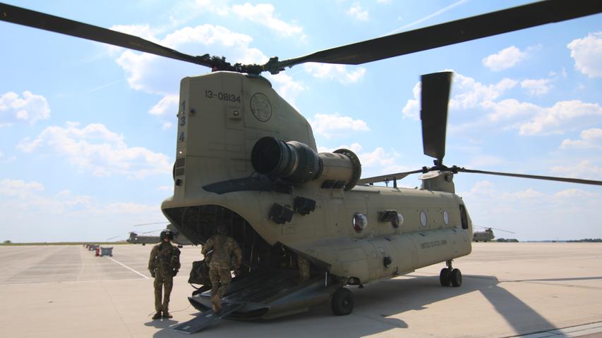 Beeindruckende Ausmaße hat der Chinook-Helikopter