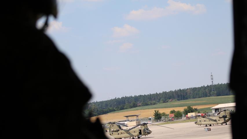 Chinooks auf dem Flugfeld in Katterbach