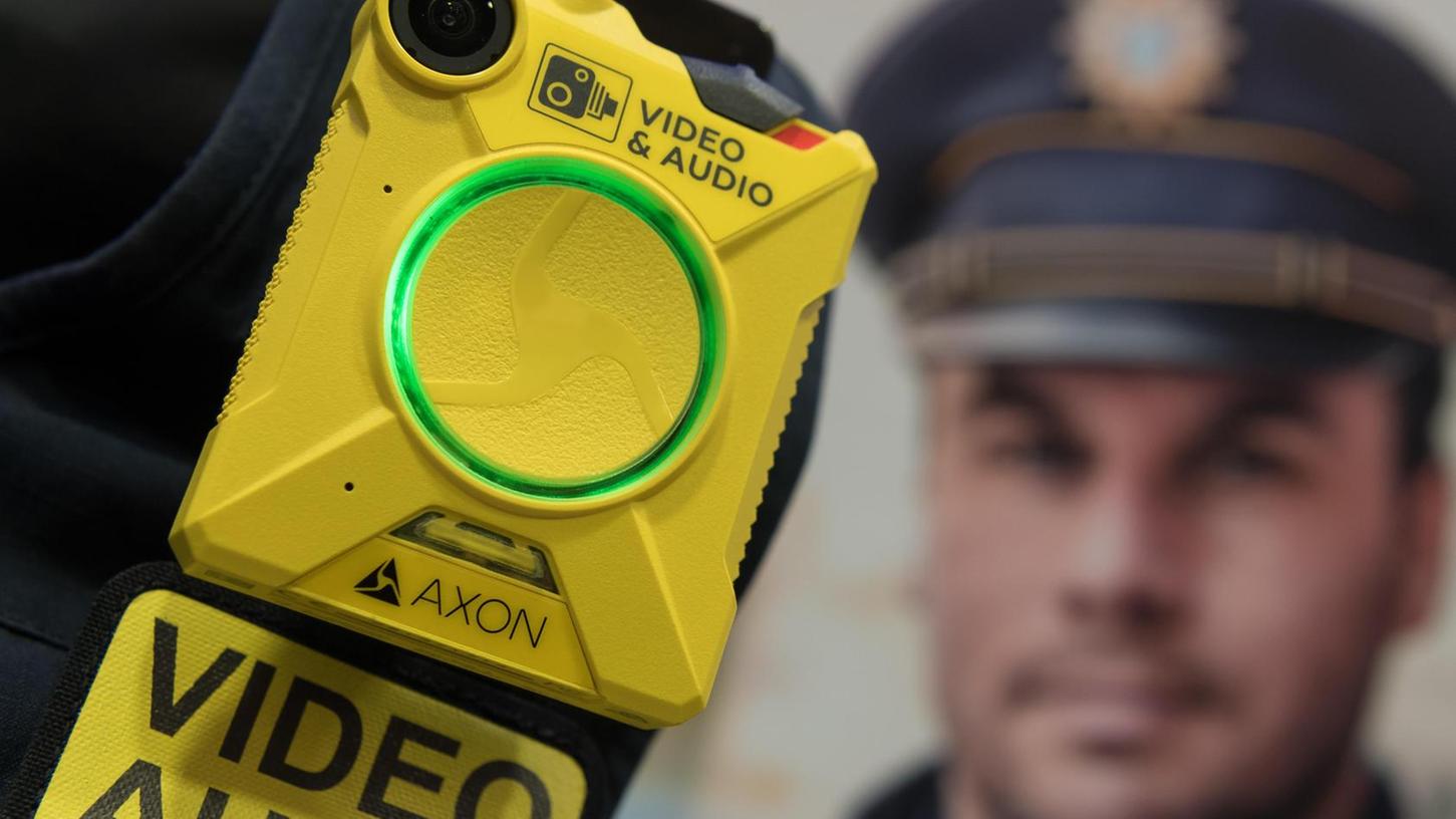 Pünktlich zur Kirchweih: Fürths Polizei  trägt bald Bodycams