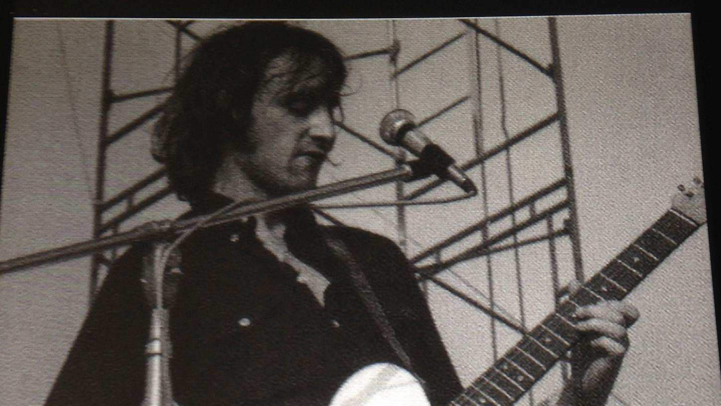 Gitarrist Miller Anderson von der Keef Hartley Band bei seinem Auftritt in Woddstock 1969.