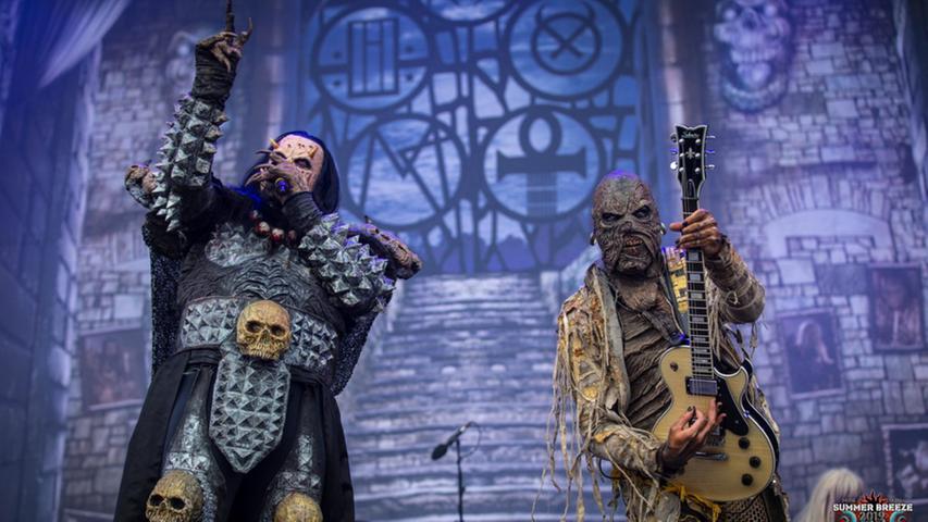 Zwei Gesichter, die man auch nach 13 Jahren noch in Erinnerung behalten hat: Die Zombie-Monster der Gruppe Lordi entschieden 2006 den Eurovision Songcontest für sich.