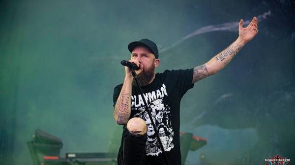 Auch In Flames sind aus Schweden. Sie sind dem Melodic Death Metal und Alternative Metal zuzuordnen.