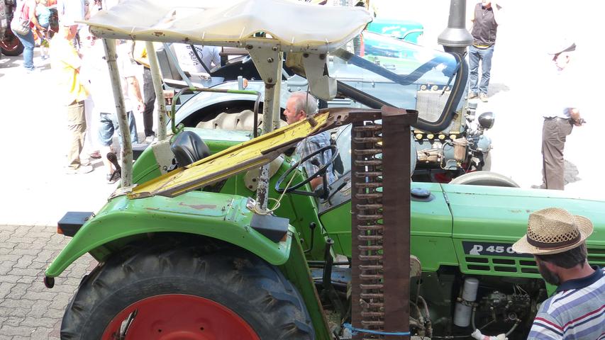 Mit Oldtimer-Traktoren und Bier: Buntes Treiben beim Marktfest in Igensdorf