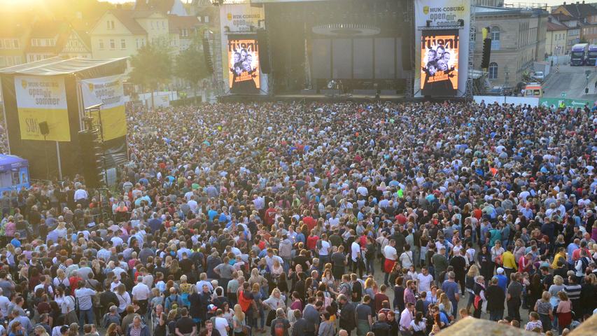 Bilder: 12.000 Fans feiern in Coburg mit Pur