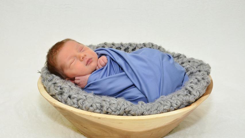 Das ist der kleine Liam. Er kam am 14. August in der Klinik Hallerwiese zur Welt. Er brachte dabei 2760 Gramm auf die Waage und maß 52 Zentimeter.