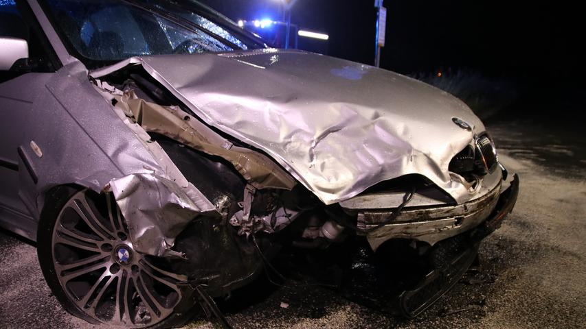 Unfall beim Überholen: BMW kracht auf B14 in Skoda 